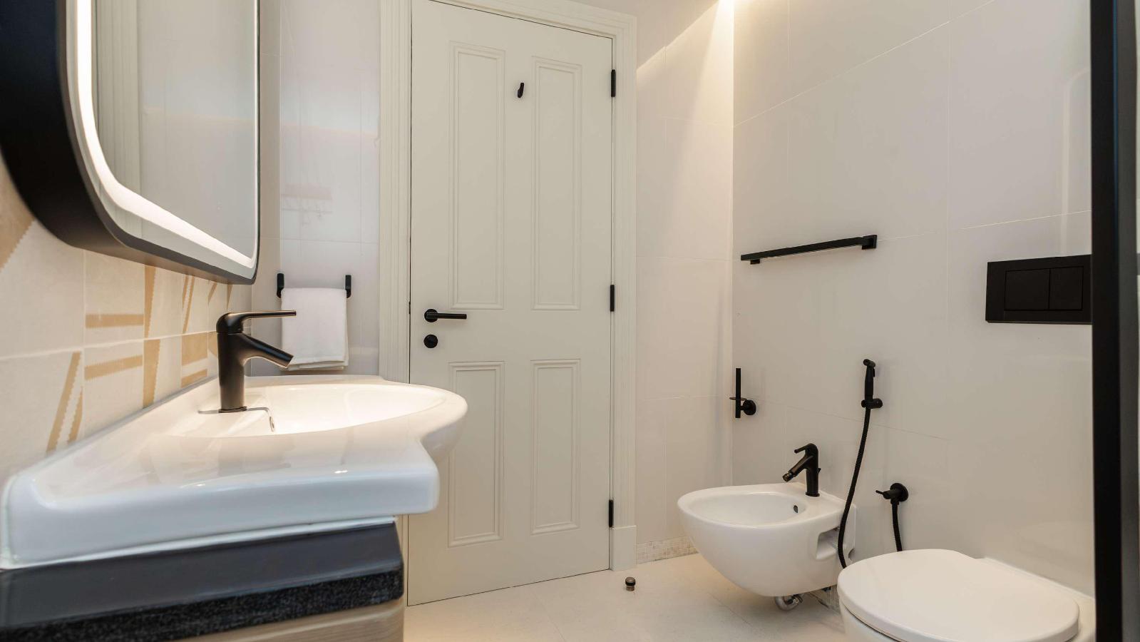 2 Bed Furnished Apartment in MARRIOT DUBAI-for-sale-rent45